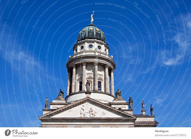 Französischer Dom Skulptur Berlin Deutschland Hauptstadt Altstadt Menschenleer Bauwerk Architektur Fassade Dach Sehenswürdigkeit Wahrzeichen Denkmal Barock