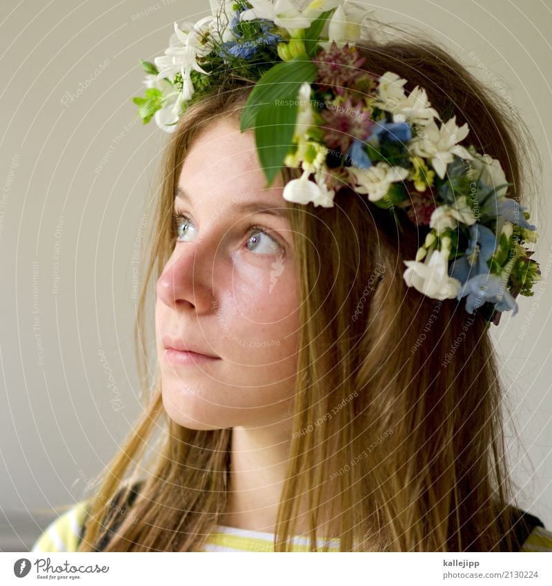 Mädchen mit Blumenkranz im Haar harmonisch Wohlgefühl Mensch Kind Kindheit Jugendliche Leben Kopf Haare & Frisuren Gesicht Auge Nase Mund 1 8-13 Jahre