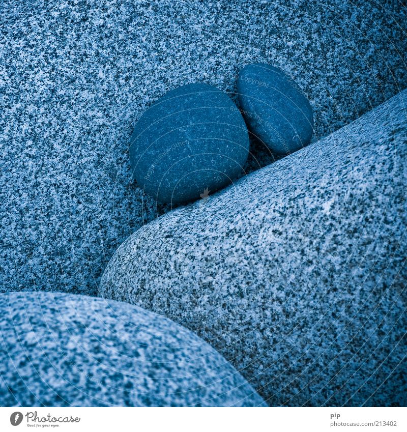 steine machen blau Felsen Granit Stein bizarr Farbe Kontakt stagnierend Zusammenhalt paarweise eng unzertrennlich fest Mitte aufwärts rund steinig Zusammensein