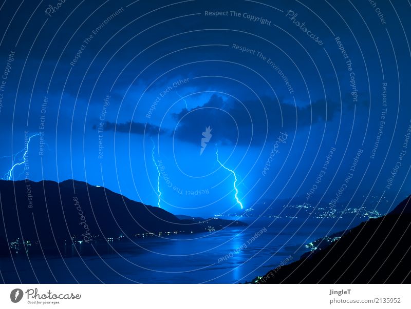 Kontaktbörse Umwelt Natur Landschaft Urelemente Wasser Himmel Wolken Gewitterwolken Wetter Unwetter Regen Blitze Berge u. Gebirge See Lago Maggiore Kraft