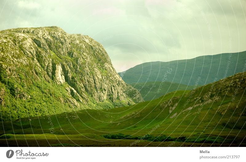 Highlandglühen Ferien & Urlaub & Reisen Berge u. Gebirge Umwelt Natur Landschaft Urelemente Himmel Felsen Highlands natürlich grün bizarr Schottland Wolkendecke