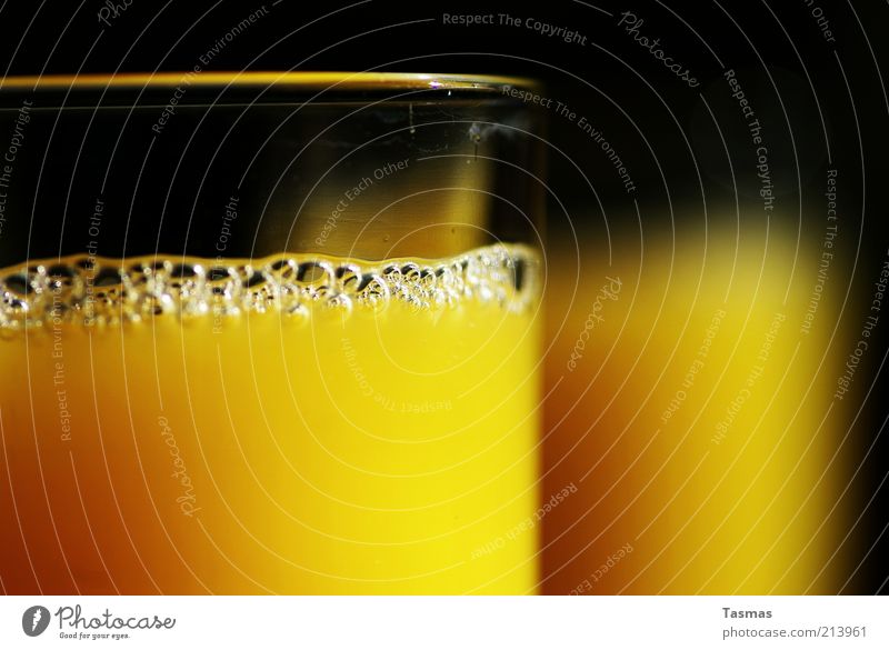 Drink zum Sonntag Saft Glas trinken frisch Gesundheit gelb rein Orangensaft Farbfoto mehrfarbig Außenaufnahme Detailaufnahme Makroaufnahme Menschenleer