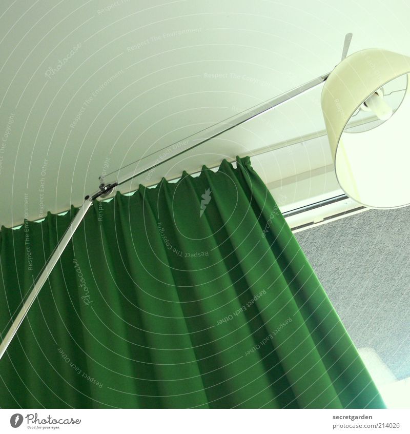 aufwachen im hotelzimmer Design Häusliches Leben Wohnung Innenarchitektur Möbel Lampe Raum Wohnzimmer Fenster kalt weich grün weiß Perspektive Stofffalten