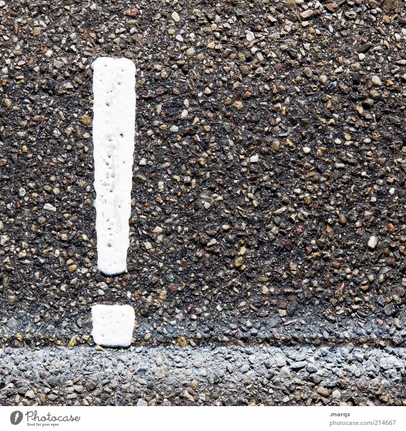 ! Verkehr Straße Verkehrszeichen Verkehrsschild Zeichen Schriftzeichen Schilder & Markierungen achtsam Wachsamkeit Ausrufezeichen gefährlich Asphalt