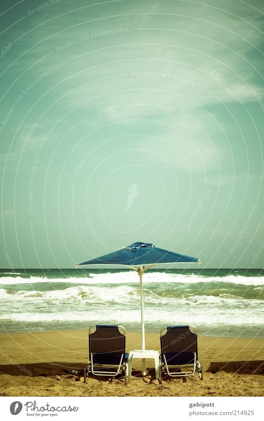sommer sonne sonnenschirm Ferien & Urlaub & Reisen Sommer Sommerurlaub Sonnenbad Strand Meer Wellen Kreta Griechenland frei heiß Fernweh Wellness