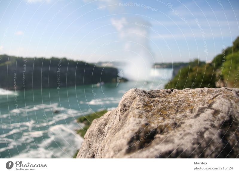 Niagarafälle (Ontario) Kanada Erholung genießen Farbfoto Außenaufnahme Menschenleer Tag Unschärfe Felsen Stein Landschaft Schönes Wetter Fluss Wasserfall