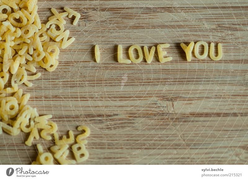 I love You Lebensmittel Teigwaren Backwaren Ernährung Küche Valentinstag sprechen Schreibwaren Schriftzeichen Liebe schreiben klein braun gelb Gefühle