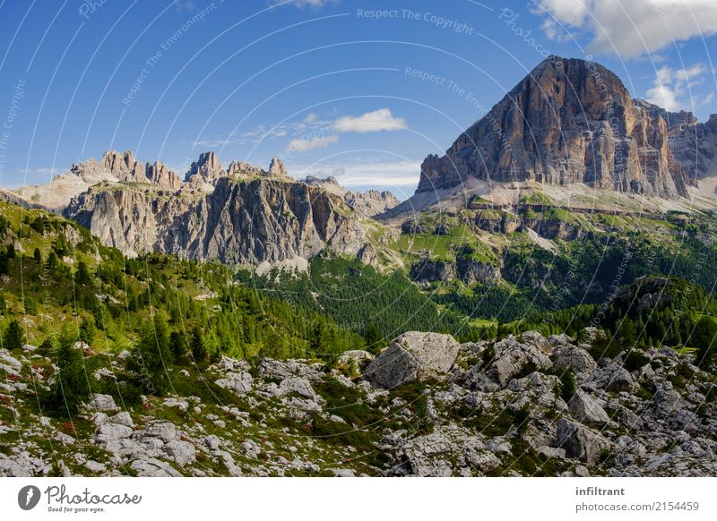 In den Dolomiten Ferien & Urlaub & Reisen Ferne Berge u. Gebirge wandern Landschaft Sommer Felsen Alpen Gipfel Italien ästhetisch fantastisch natürlich schön