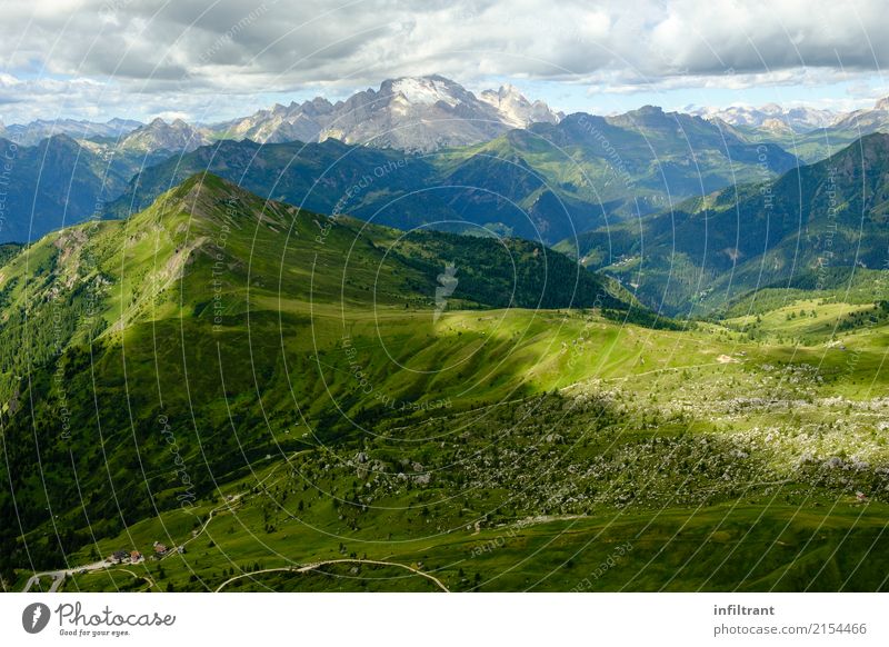 Dolomiten Ferne Berge u. Gebirge wandern Natur Landschaft Wolken Sommer Wiese Hügel Alpen Gipfel Italien ästhetisch fantastisch nachhaltig natürlich schön grün