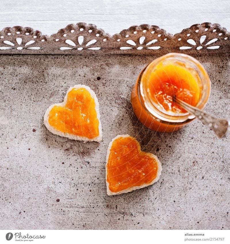 Brunch.Time <3 Marmelade Aprikose herzförmig Herz herzlich Frühstück Toastbrot Glas Einladung Liebe Verliebtheit Frucht Ernährung selbstgemacht Sommer rustikal