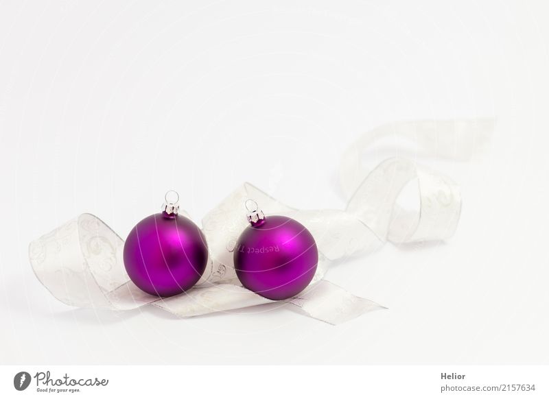 Lila Weihnachtskugeln mit silberfarbenem Geschenkband Design Feste & Feiern Weihnachten & Advent Glas Ornament Kugel Schnur weich violett weiß Vorfreude