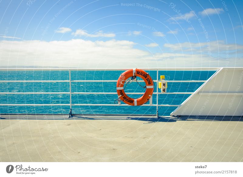 Fähre Wasser Sommer Schönes Wetter Meer blau orange weiß Horizont Rettung Schutz Güterverkehr & Logistik Strukturen & Formen Känguru-Insel Rettungsring