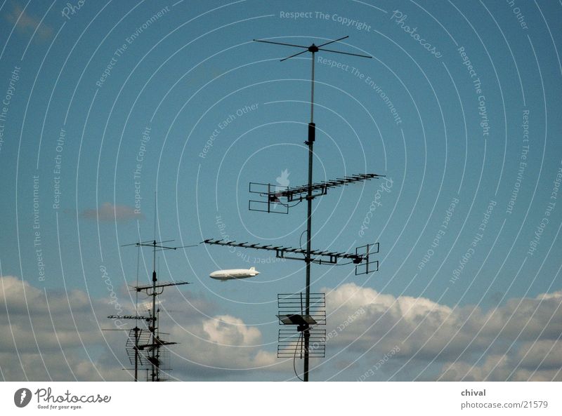 Luftschiff Antenne Zeppelin Wolken Telekommunikation Himmel