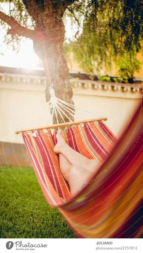Girl is relaxing in a hammock Lifestyle schön Gesundheit Wellness harmonisch Wohlgefühl Zufriedenheit Erholung ruhig Ferien & Urlaub & Reisen Sommer
