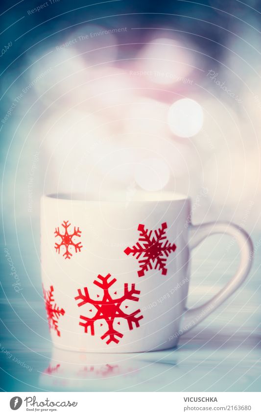 Winter Tasse mit Schneeflöckchen Getränk Heißgetränk Kakao Kaffee Tee Stil Design Weihnachten & Advent retro Schneeflocke Unschärfe Glühwein Farbfoto