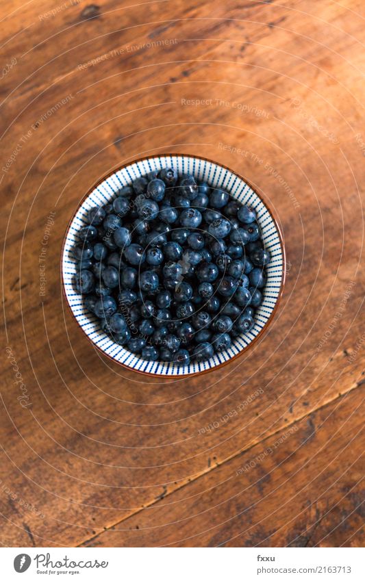 Heidelbeeren Blaubeeren Beeren blau Frucht Vitamin lecker Gesundheit schön süß Lebensmittel Gesunde Ernährung Essen Foodfotografie Natur Wald frisch Dessert