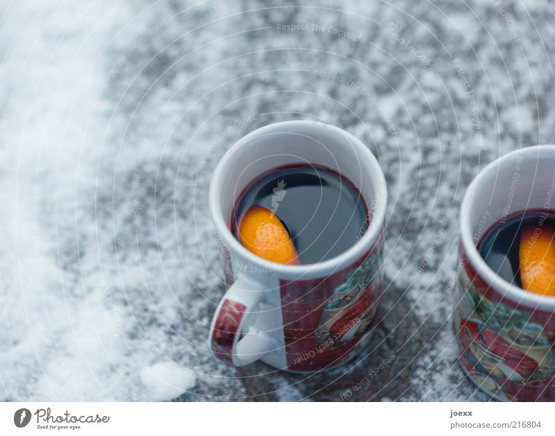 Heißer Wein Winter Schnee kalt Glühwein Orangenscheibe Tasse Weihnachten & Advent Farbfoto Außenaufnahme Tag glühweintassen Menschenleer Heißgetränk 2