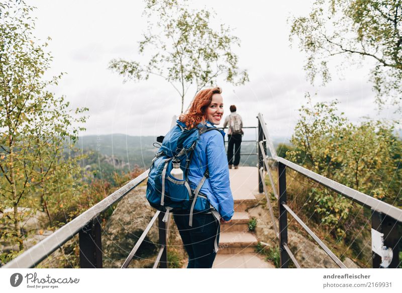 Sächsische Schweiz Lifestyle Gesundheit Fitness Ferien & Urlaub & Reisen Tourismus Ausflug Ferne Freiheit Berge u. Gebirge wandern feminin Junge Frau