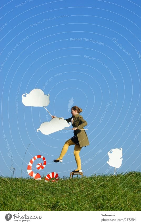Let's make clouds Ausflug Freiheit Mensch feminin Frau Erwachsene Umwelt Natur Himmel Klima Schönes Wetter Gras Wiese Strumpfhose Schilder & Markierungen