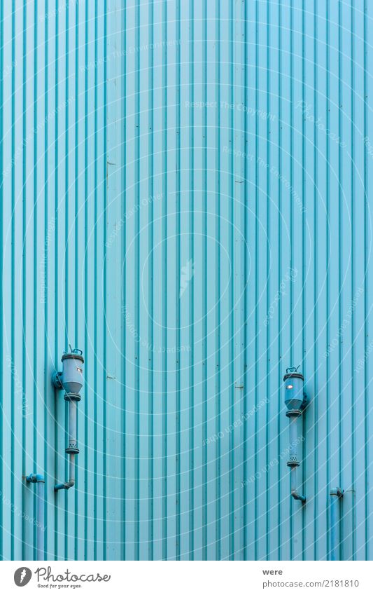 Wandverkleidung aus blauen Profilblechen Haus Technik & Technologie Menschenleer Industrieanlage Fabrik Gebäude Architektur Fassade modern Sauberkeit Stadt