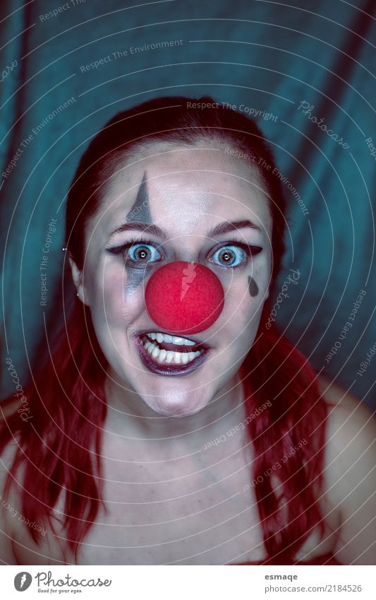 Clown Halloween Design Party Veranstaltung Karneval feminin Maske beobachten Beratung Denken Lächeln Glück Neugier rebellisch rot Entsetzen gefährlich dumm