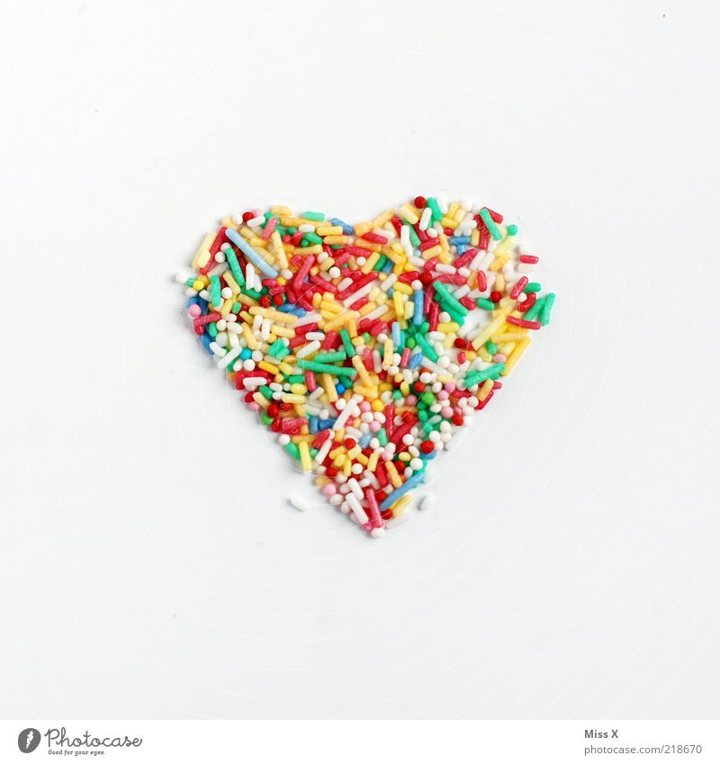 noch ein Herz Lebensmittel Süßwaren Ernährung lecker süß mehrfarbig Liebe Zutaten Zucker Zuckerstreusel Zuckerperlen Streusel herzförmig Romantik