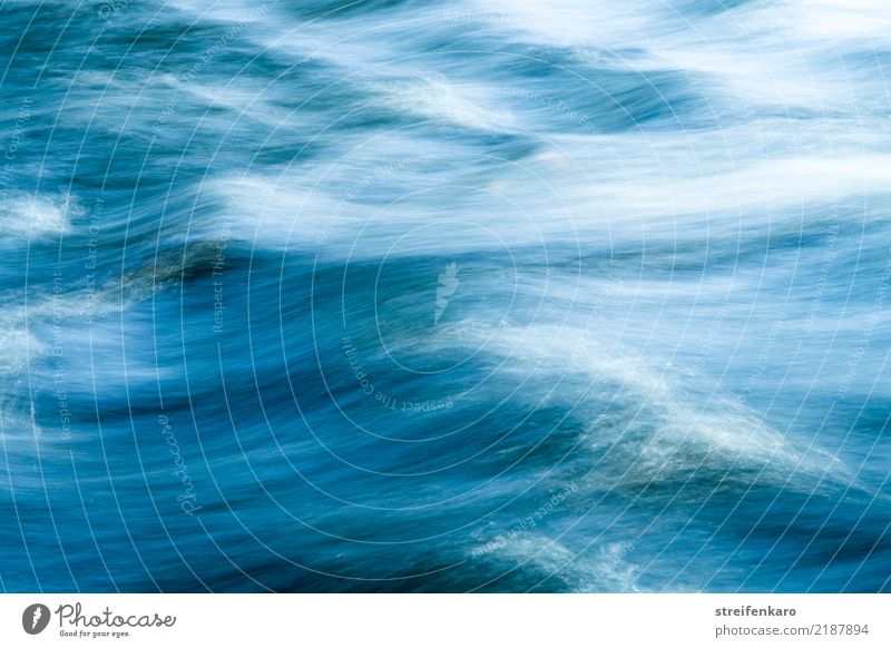 Im Fluss III Leben harmonisch Meditation Umwelt Natur Landschaft Urelemente Wasser Wassertropfen Sommer Wind Sturm Wellen Bach Bewegung ästhetisch