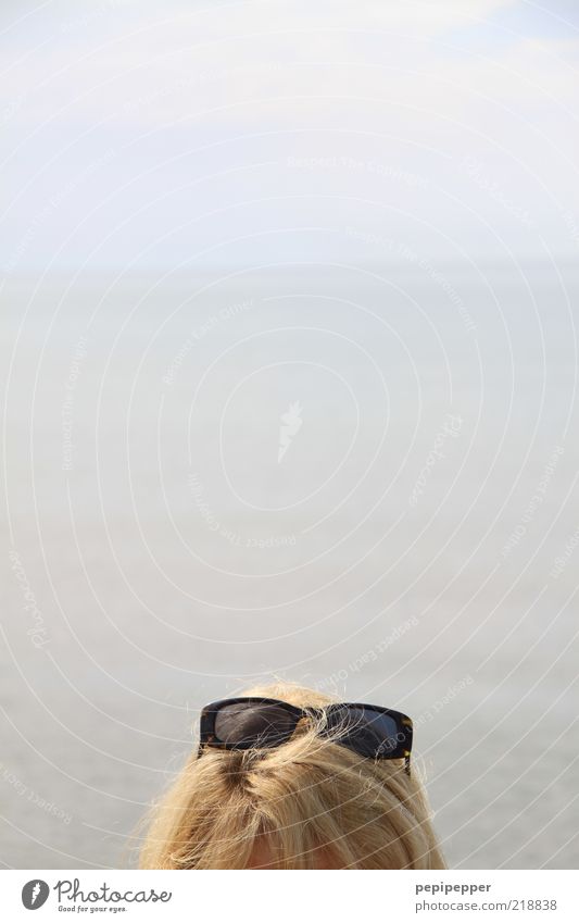 poser sunglasses Haare & Frisuren Ausflug Sommer Strand Meer Kopf 1 Mensch Wasser Schönes Wetter Küste Sonnenbrille Außenaufnahme Detailaufnahme Tag Sonnenlicht