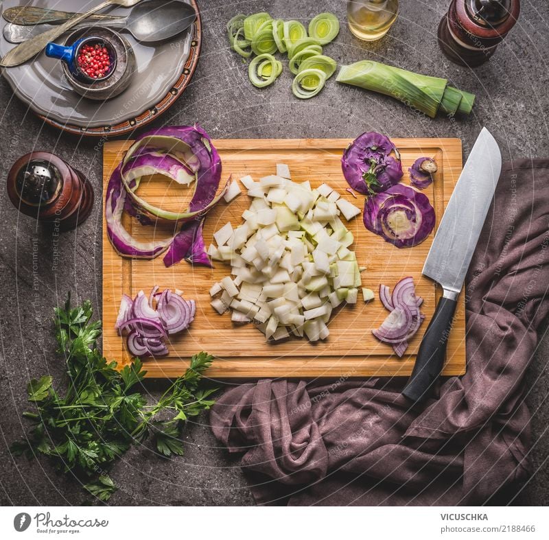 Kochen mit Kohlrabi Lebensmittel Gemüse Salat Salatbeilage Suppe Eintopf Kräuter & Gewürze Öl Ernährung Mittagessen Abendessen Bioprodukte