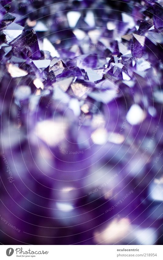 fantastisch... ja! ja! Natur leuchten eckig glänzend schön Spitze violett Präzision Stein Reflexion & Spiegelung amethyst Pyramide geheimnisvoll Zeit Farbfoto