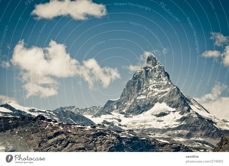 Matterhorn Natur Landschaft Himmel Wolken Sommer Klima Klimawandel Schönes Wetter Schnee Alpen Berge u. Gebirge Gipfel Schneebedeckte Gipfel alt fest gigantisch