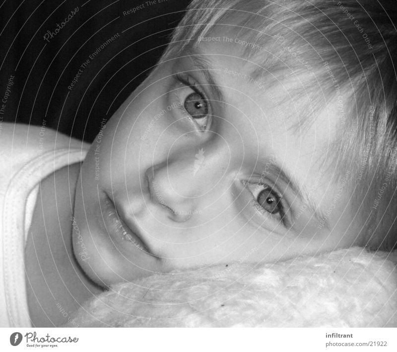Mädchenportrait Porträt Kind Schwarzweißfoto Gesicht Auge Mund Nase Kopf