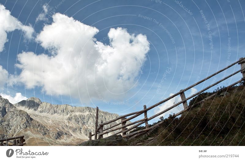 Grenzübergang ...... | Antholz [16] Himmel Wolken Sommer Herbst Schönes Wetter Alpen Berge u. Gebirge Antholzer Tal Südtirol Staller Sattel Zaun Neugier blau