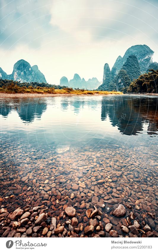 Lijiang-Flusslandschaft, China. Ferien & Urlaub & Reisen Ausflug Abenteuer Camping Berge u. Gebirge Natur Landschaft Wolken Unwetter Hügel Flussufer träumen