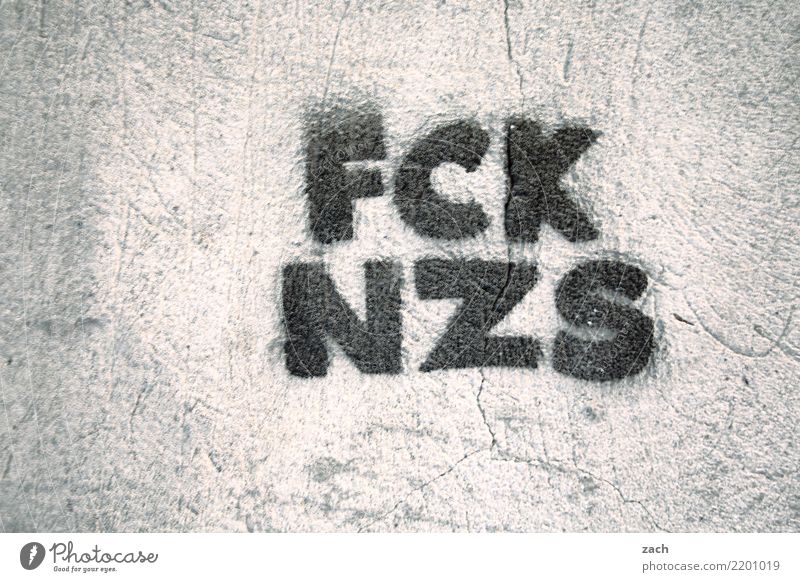 FCK Subkultur Skinhead Mauer Wand Fassade Zeichen Schriftzeichen Graffiti Aggression bedrohlich Wut grau Frustration Gewalt Hass Faschist Faschismus