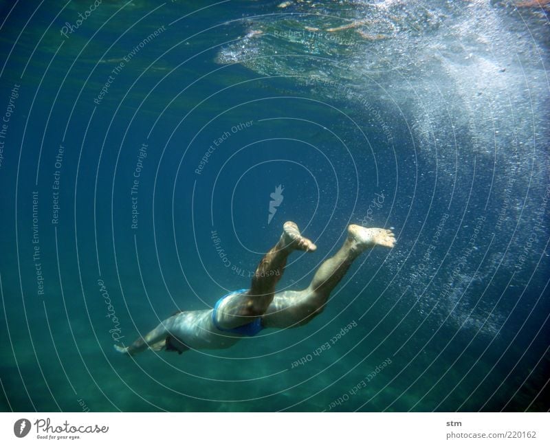 Unterwasseraufnahme eines schwimmenden Manns schön Freizeit & Hobby Ferien & Urlaub & Reisen Freiheit Sommer Sommerurlaub Sonne Meer Sport Fitness