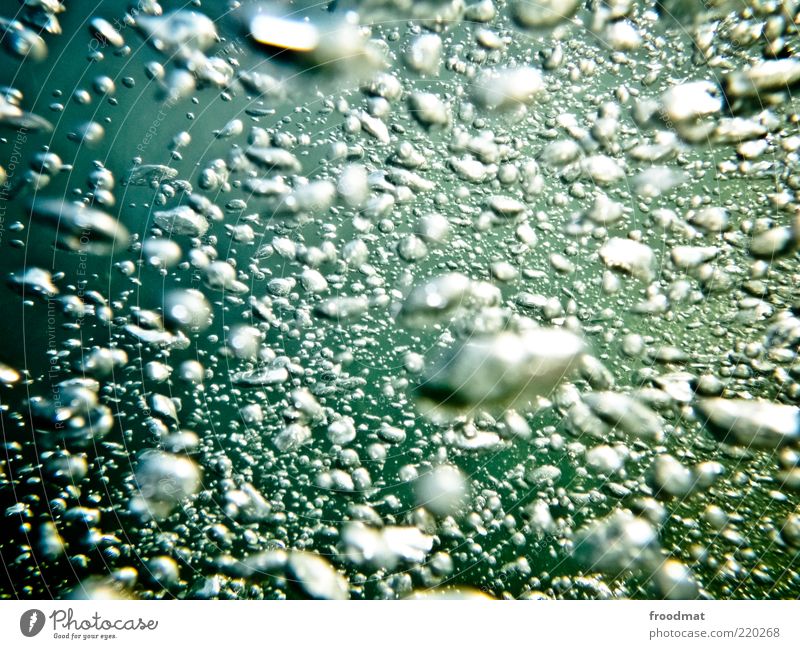 luftgekühlt Umwelt Natur Urelemente Luft Wasser Sommer außergewöhnlich kalt grün Bewegung Klima nachhaltig Wandel & Veränderung Luftblase sprudelnd Farbfoto