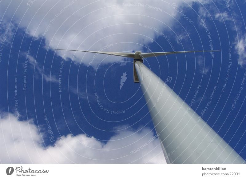Windgigant Windkraftanlage alternativ Elektrizität Wolken Industrie Energiewirtschaft Sturm Himmel Landschaft