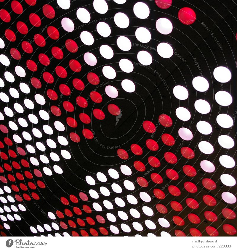 Nachtstreifen Design Glas Metall Stahl ästhetisch außergewöhnlich elegant glänzend trendy einzigartig retro rund verrückt schön seriös rot schwarz weiß Stimmung
