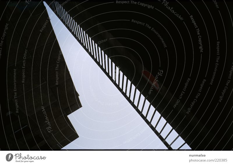 Spitzensache Menschenleer Brücke Bauwerk Architektur Mauer Wand Zeichen dunkel eckig trashig trist Fortschritt geheimnisvoll Stil Symmetrie Wege & Pfade