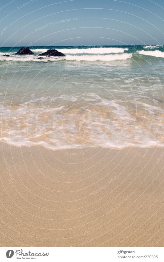 der lauf der dinge Umwelt Natur Landschaft Urelemente Sand Wasser Himmel Schönes Wetter Wellen Küste Strand Meer Cornwall England Großbritannien Gezeiten Gischt