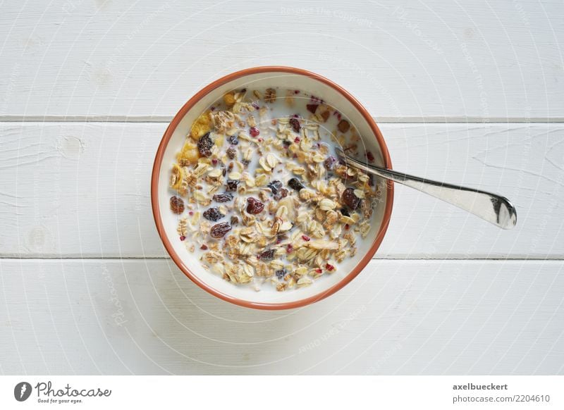 Müsli Lebensmittel Ernährung Frühstück Bioprodukte Vegetarische Ernährung Milch Schalen & Schüsseln Löffel Lifestyle weiß Cornflakes Snack Portion Kohlenhydrate