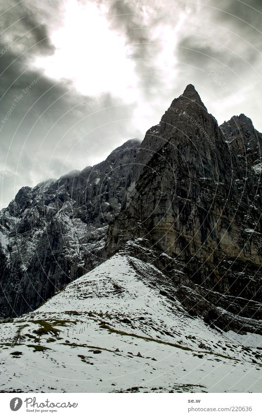 Weg nach Mordor Urelemente Wolken Gewitterwolken Winter schlechtes Wetter Schnee Felsen Alpen Berge u. Gebirge Kalkalpen Karwendelgebirge Laliderer Wände Gipfel