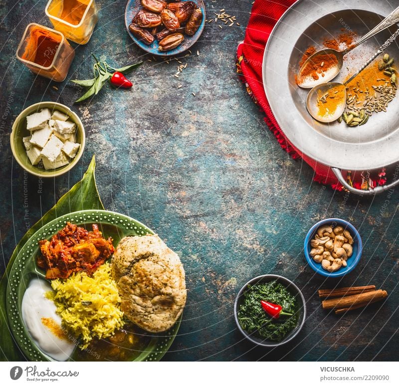 Hintergrund mit Indischen Speisen Lebensmittel Ernährung Mittagessen Abendessen Bioprodukte Vegetarische Ernährung Diät Asiatische Küche Geschirr Teller