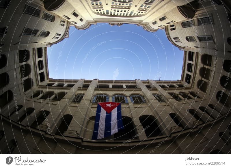 Happy New Year Havanna Kuba Amerika Hauptstadt Hafenstadt Palast ästhetisch historisch Revolution Farbfoto Außenaufnahme Menschenleer Textfreiraum oben