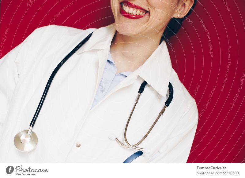 Doctor 25 Arbeit & Erwerbstätigkeit Beruf Arzt feminin Frau Erwachsene 1 Mensch 30-45 Jahre kompetent Kittel Stethoskop Arbeitsbekleidung Schutzbekleidung rot