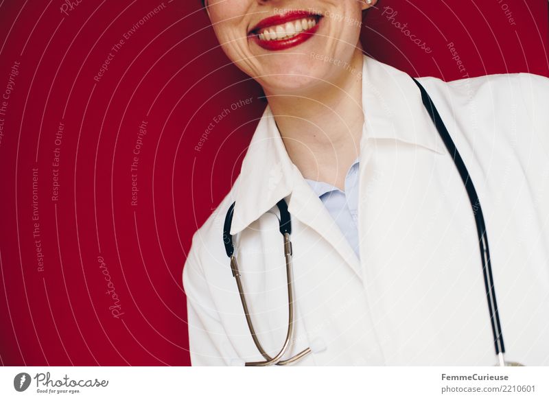 Doctor 28 Arbeit & Erwerbstätigkeit Beruf Arzt feminin Frau Erwachsene 1 Mensch 30-45 Jahre kompetent Lächeln Kittel Freundlichkeit Vertrauen Arbeitsbekleidung