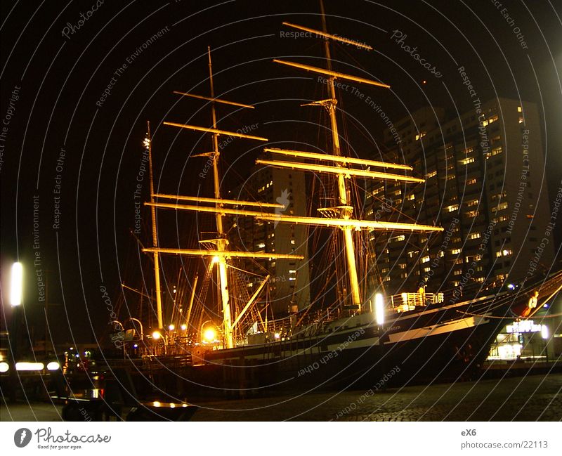 Seute Dern Bremerhaven Wasserfahrzeug Segelschiff Licht Nacht historisch