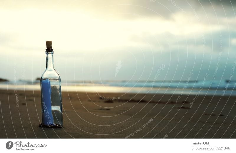 oneiric. ästhetisch ruhig Romantik altmodisch Flaschenpost träumen traumhaft Strand Surrealismus Information Mitteilung Kommunizieren Kommunikationsmittel