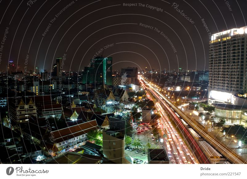 Highlights Bangkok Thailand Asien Hauptstadt Stadtzentrum überbevölkert Haus Hochhaus Architektur Verkehr Personenverkehr Berufsverkehr Straßenverkehr